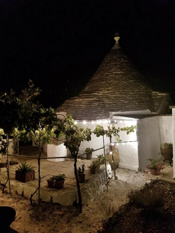 Antico Trullo Immerso Nella Campagna Alberobello Exterior foto